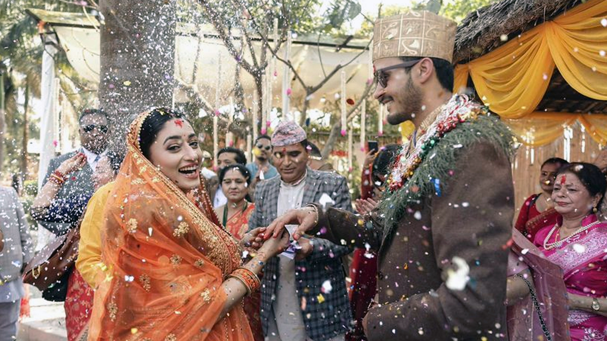 अभिनेत्री सुरक्षा पन्त र प्रेमी मानव सुवेदीबीच चितवनको सौराहामा विवाह